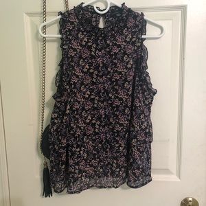 MEDIUM SLEEVELESS BLOUSE